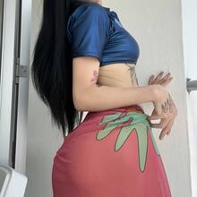  Nude