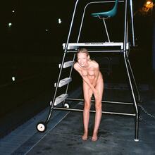  Nude
