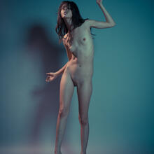  Nude