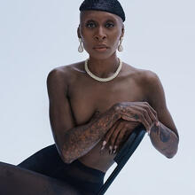  Nude