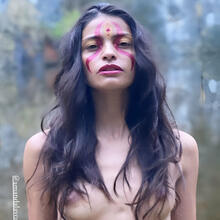  Nude