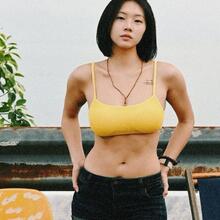  Nude
