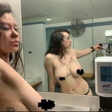  Nude