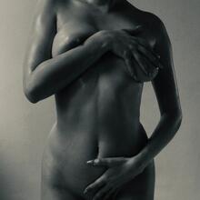  Nude