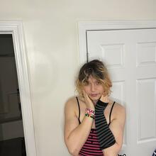  Nude