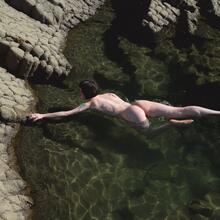  Nude