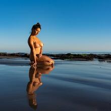  Nude