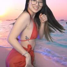  Nude