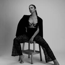  Nude