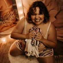  Nude