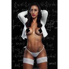  Nude