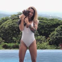 Nude
