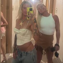  Nude