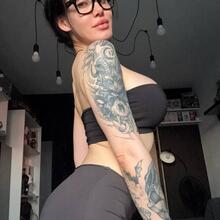  Nude
