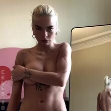  Nude