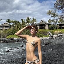  Nude