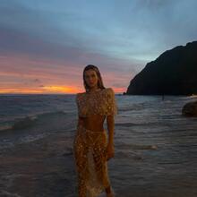  Nude