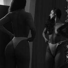  Nude