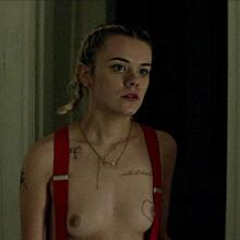  Nude