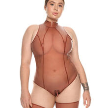  Nude