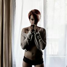  Nude
