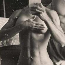  Nude