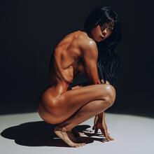  Nude