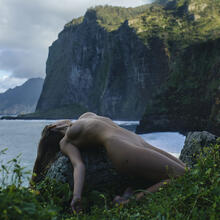  Nude