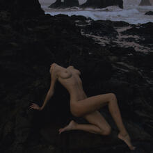  Nude