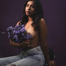  Nude