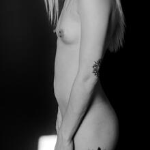  Nude