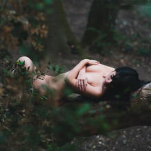  Nude