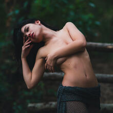  Nude