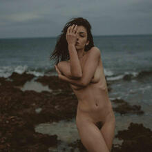  Nude