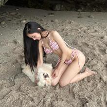  Nude