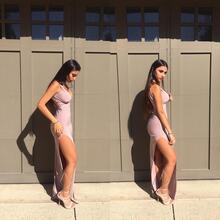  Nude