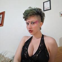  Nude