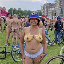  Nude