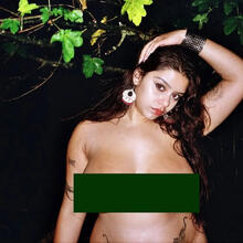  Nude