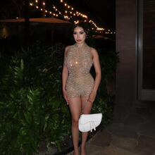  Nude