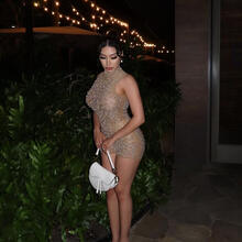  Nude