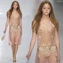  Nude