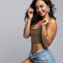  Nude