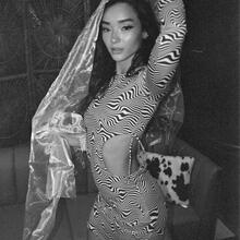  Nude