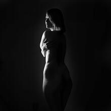  Nude