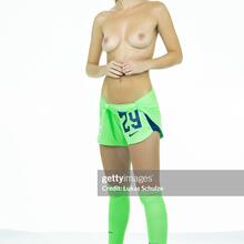  Nude