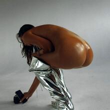 Nude
