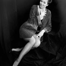  Nude