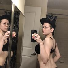  Nude