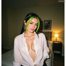  Nude